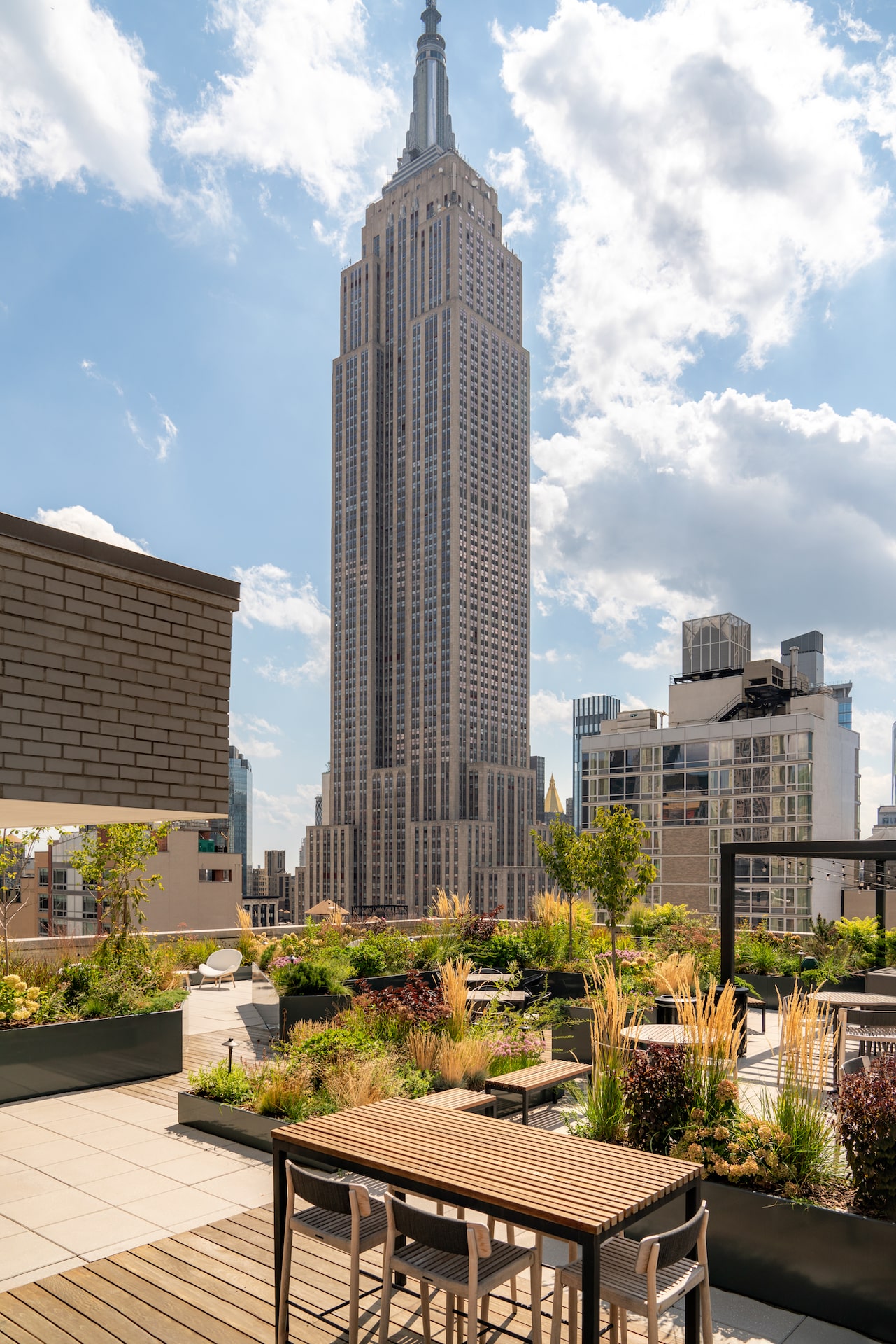 Tenants Relax on Hollingswotth's Multi-Functional Rooftop Patio